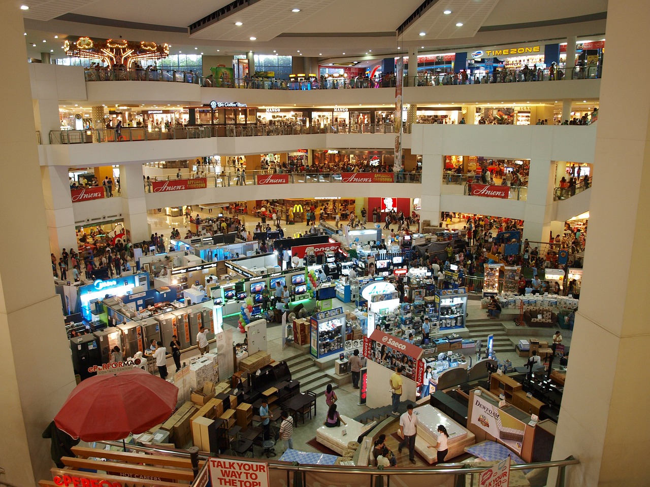 mall, shopping, interior-591337.jpg